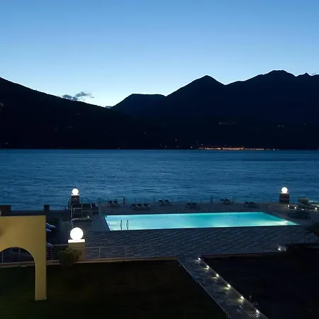 Contemporary 1 Bedroom With Lake Views Maccagno